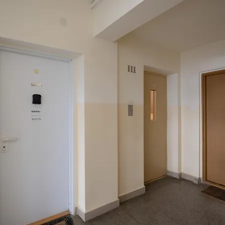 Unique In By Renters Γκντίνια