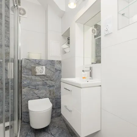 Unique In By Renters Γκντίνια